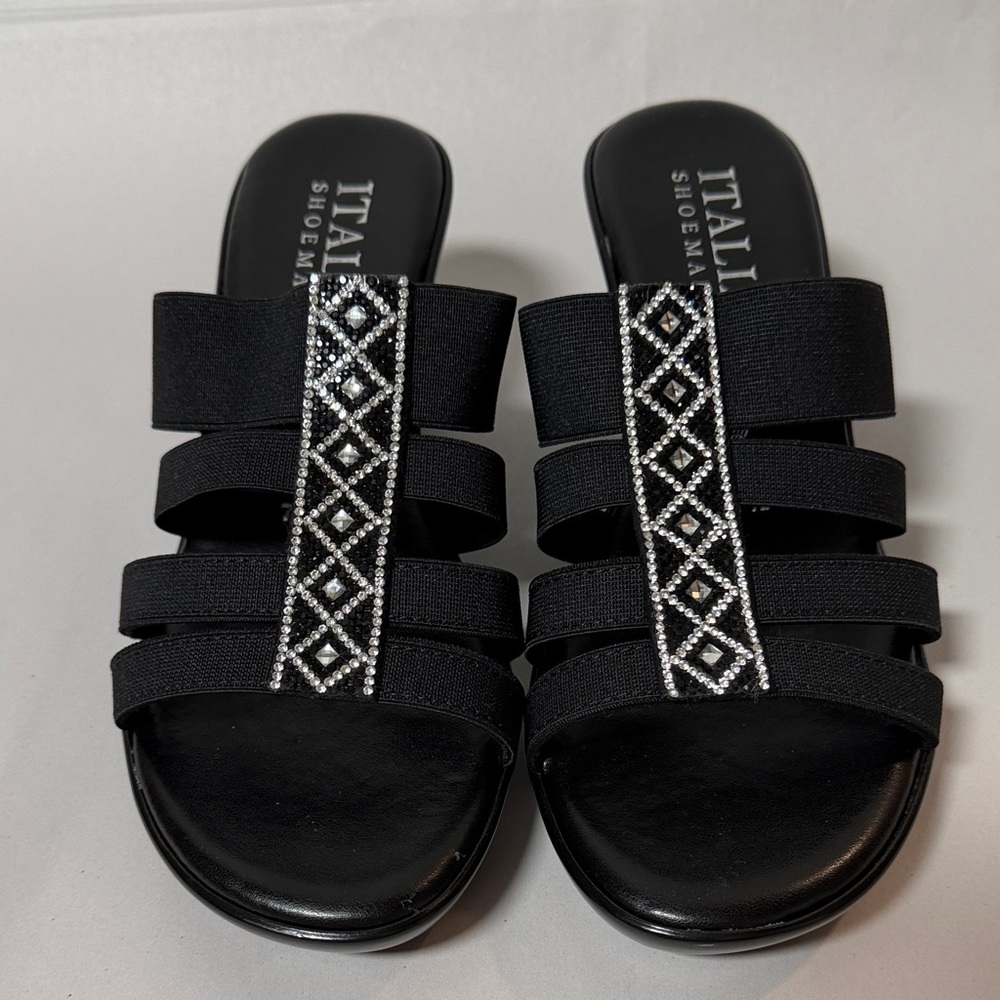 Italian Shoemakers Black Sandals with Diamond Pattern